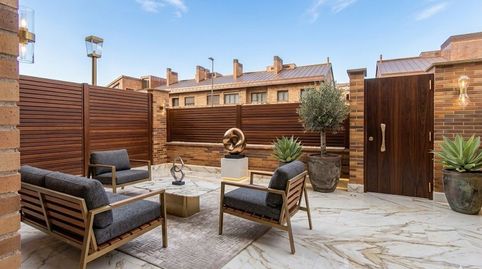 Foto 4 de Casa adosada en venta en Calle Ibon de Ordiceto, Miralbueno, Zaragoza Capital