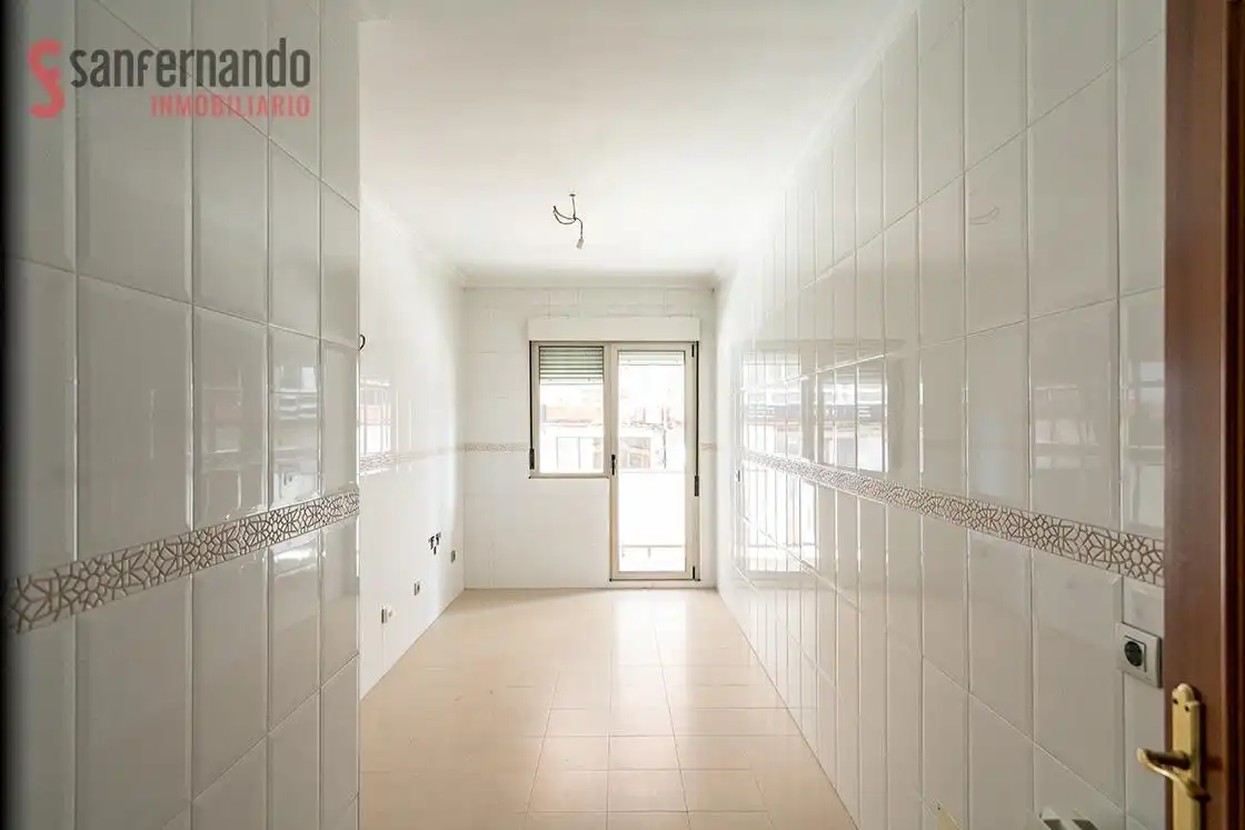 Piso en venta en Torrelavega  con Terraza y Balcón