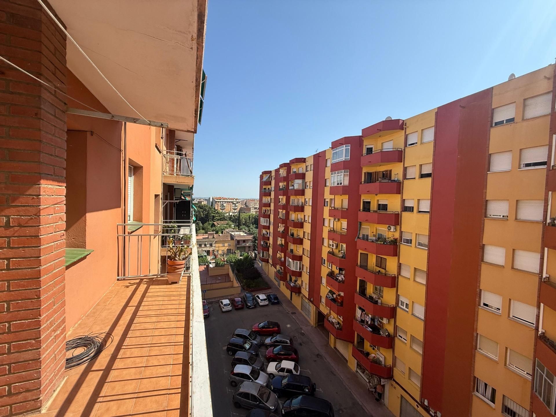 Exterior view of Flat for sale in Figueres  with Heating