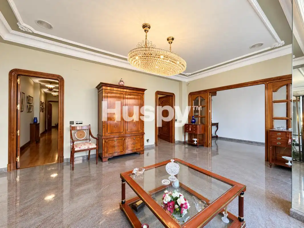 Piso con ascensor en venta en Calle del Aviador Zorita, imagen 4