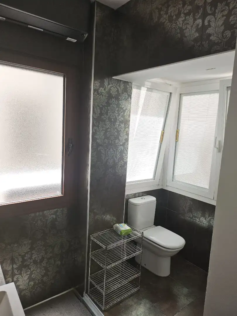 Bathroom of Flat for rent in Zaragoza  with Heating, Parquet flooring and Furnished