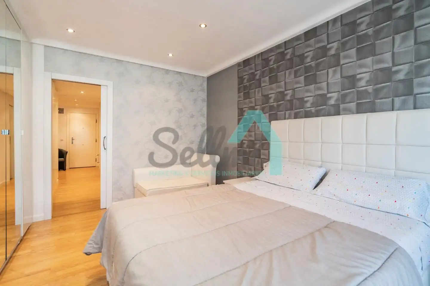 Habitación de Piso de alquiler en Oviedo  con Calefacción y Amueblado