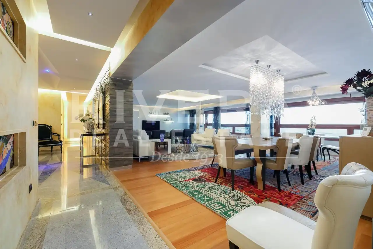 Sala d'estar de Pis en venda en Vigo  amb Aire condicionat, Calefacció i Terrassa