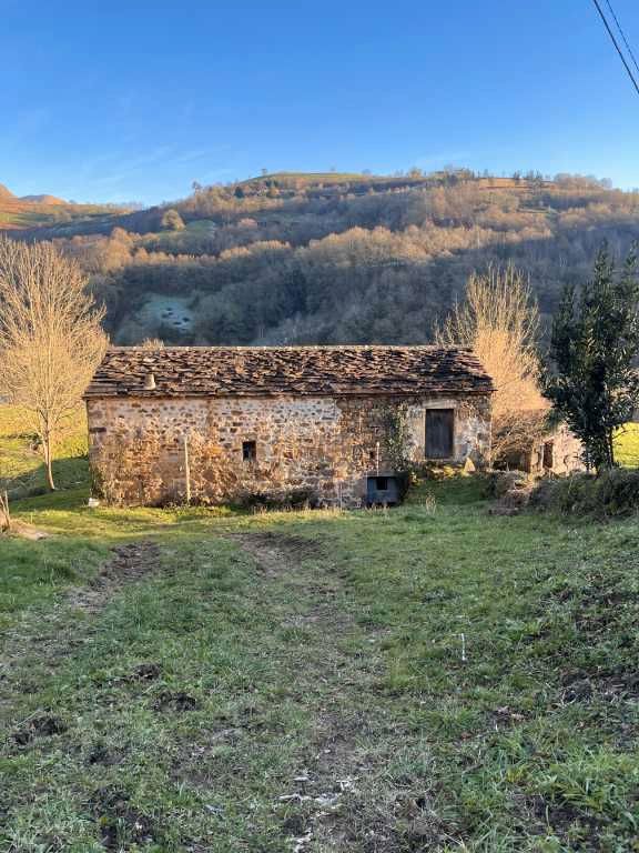 Vista exterior de Casa o xalet en venda en Selaya amb Jardí privat, Moblat i Balcó