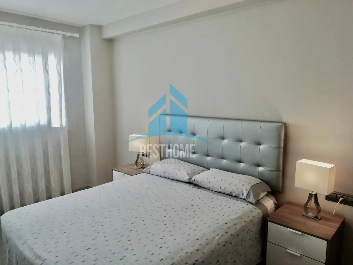 Habitación de Apartamento de alquiler en Cullera con Aire acondicionado, Jardín privado y Terraza