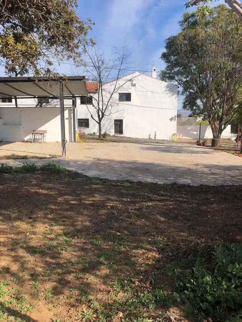 Parkplatz von Wohnung zur Miete in Álora mit Privatgarten, Abstellraum und Schwimmbad