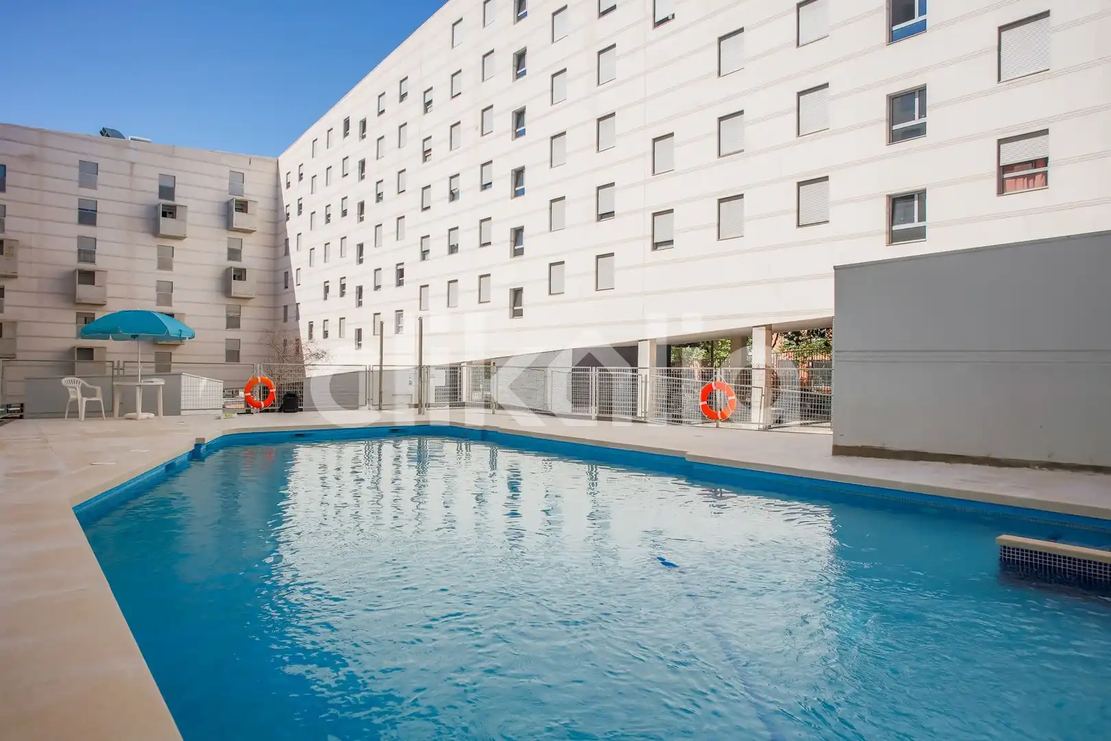 Piscina de Pis en venda en Madrid amb Calefacció, Terrassa i Traster