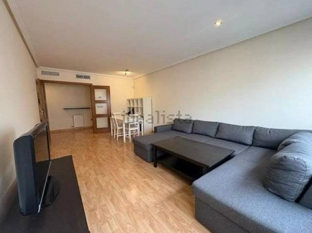 Piso en Alquiler en Ensanche - Diputación