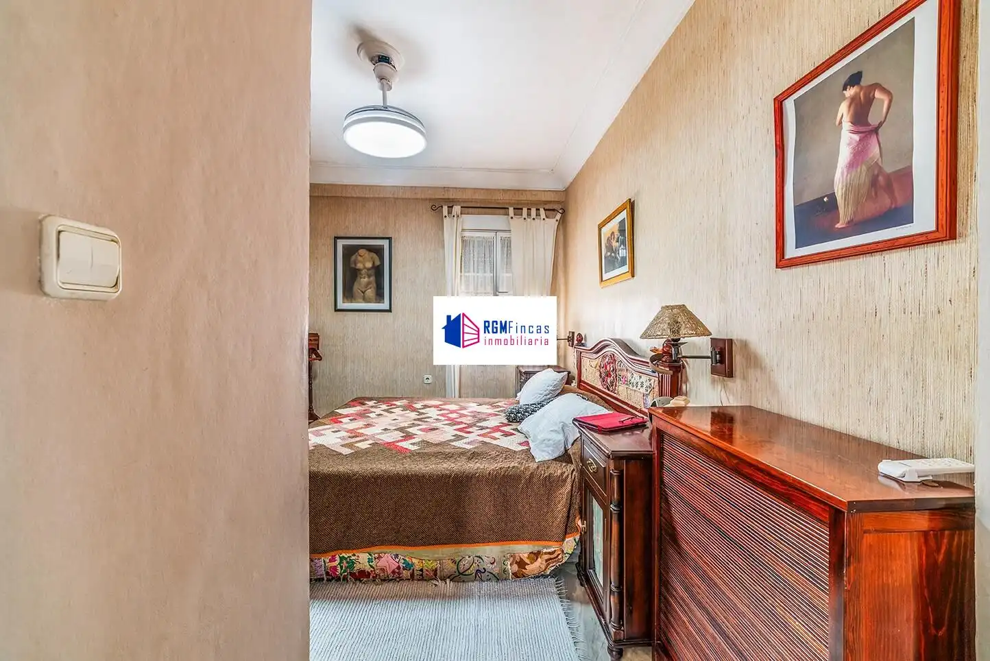 Bedroom of Flat for sale in Sevilla  with Air Conditioner and Storage room