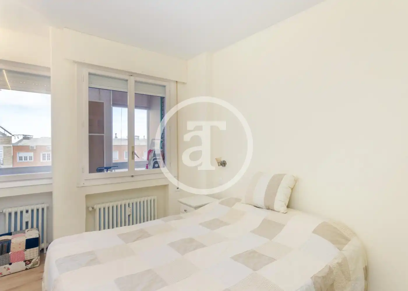 Bedroom of Flat for rent in Madrid  with Air Conditioner, Heating and Furnished