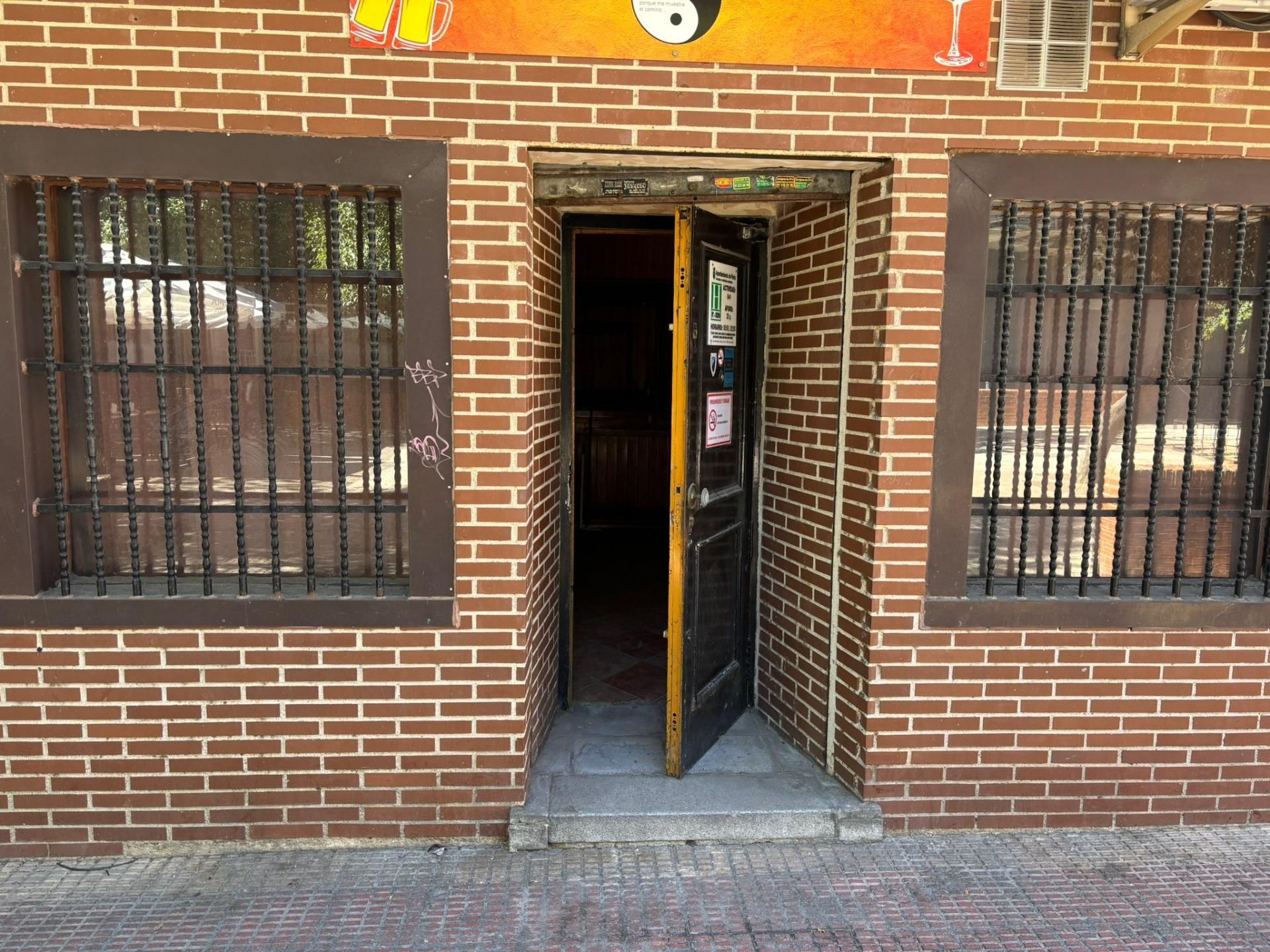 Exterior view of Premises for sale in Parla