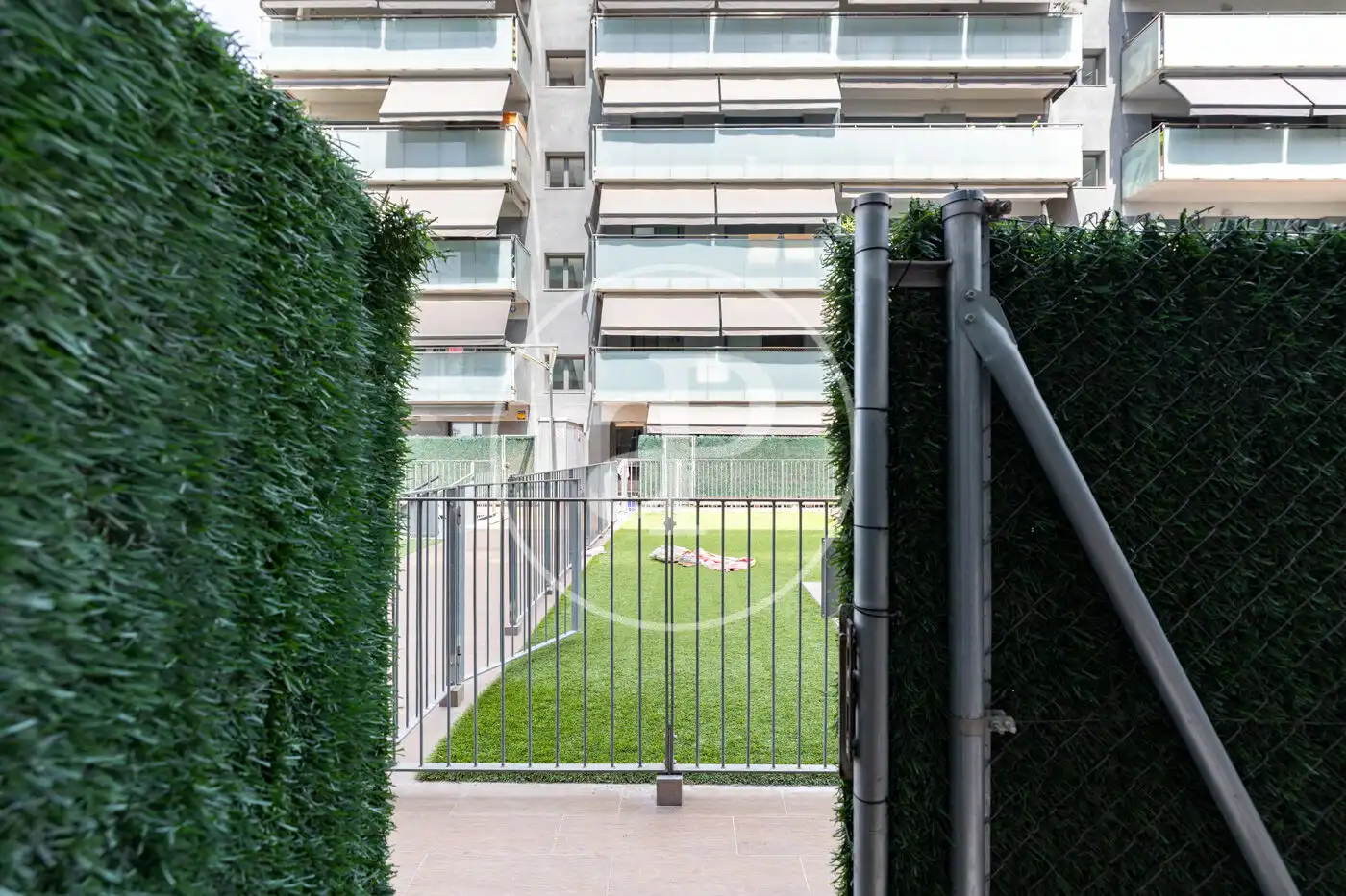 Vista exterior de Pis en venda en Sant Just Desvern amb Aire condicionat, Calefacció i Terrassa