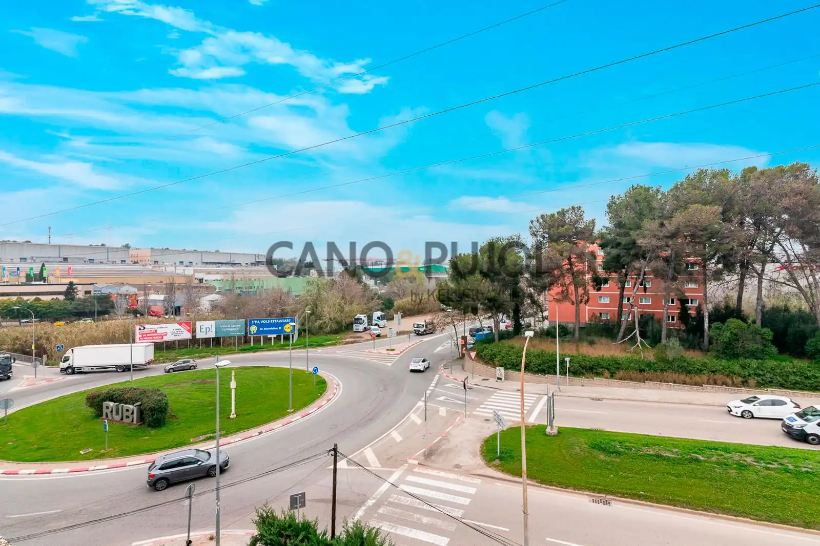 Exterior view of Buildings for sale in Rubí