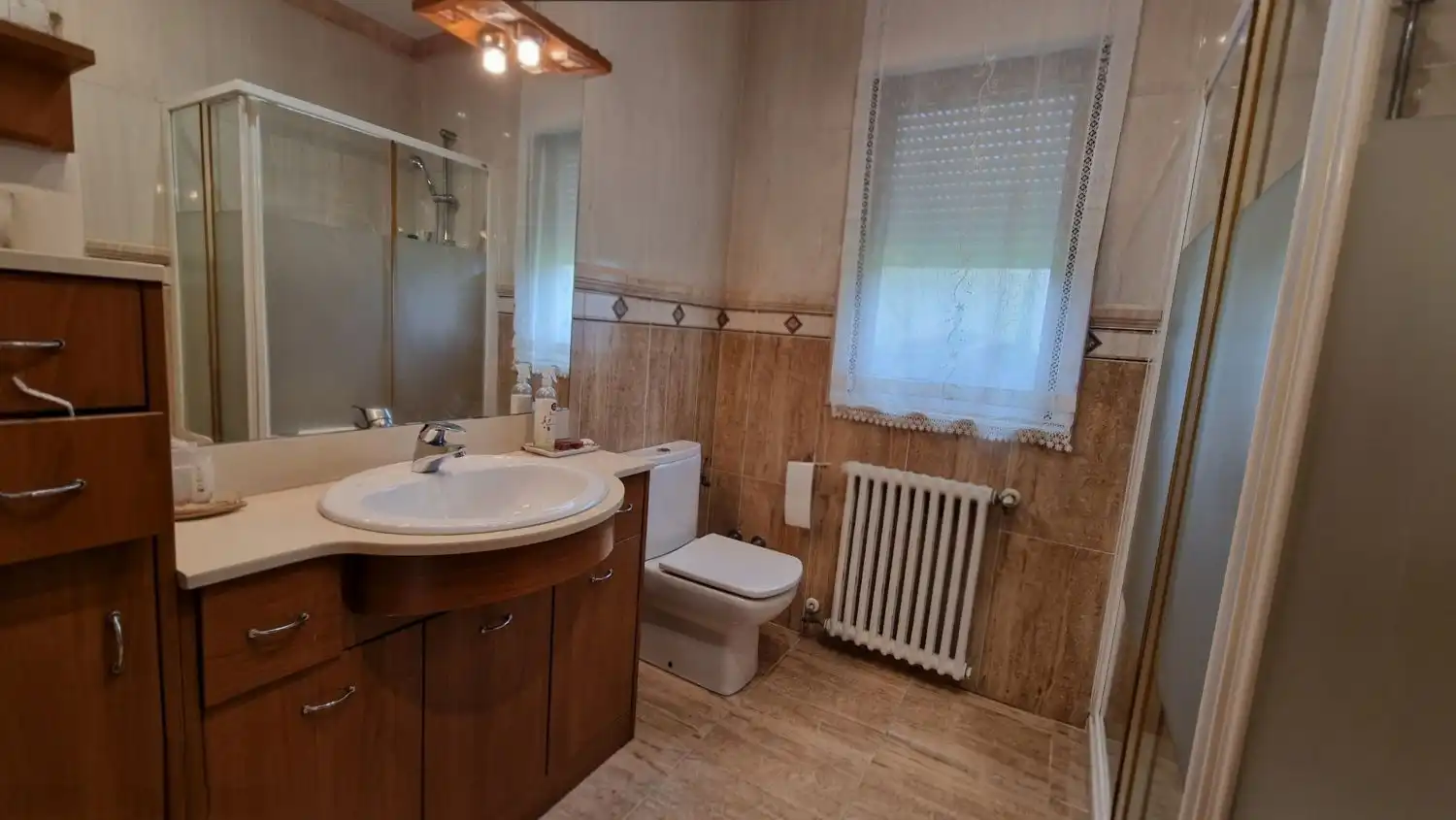 Baño de Casa o chalet en venta en Torrelavega  con Calefacción, Terraza y Trastero