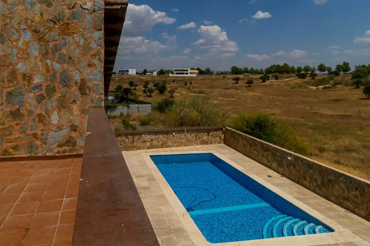 Swimming pool of Houses for sale in Aranjuez  with Air Conditioner, Heating and Private garden