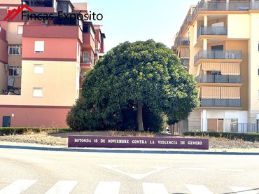 Piso con balcón en venta en Calle Hojalateros