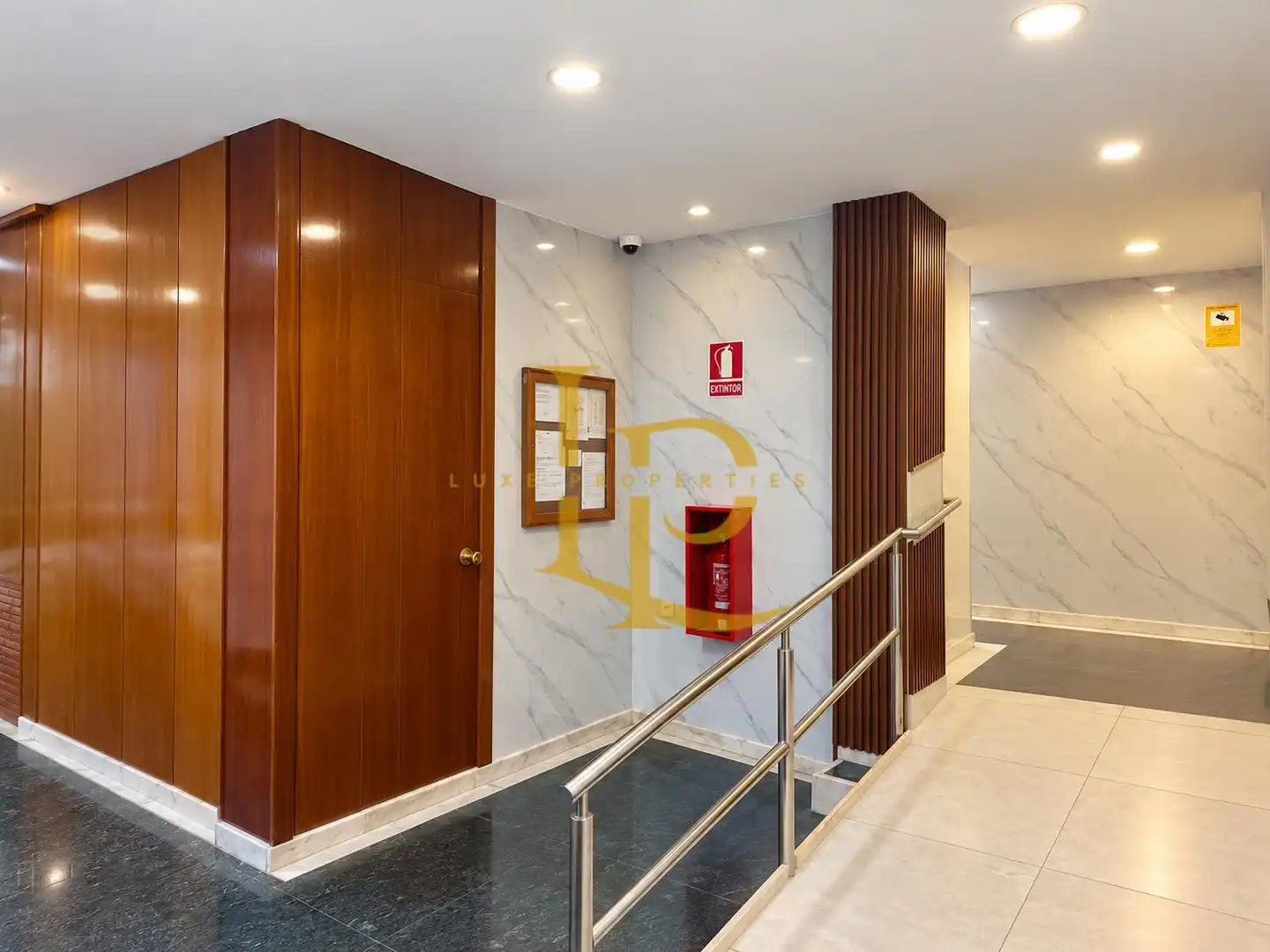Piso en venta en L'Hospitalet de Llobregat con Calefacción, Amueblado y Horno