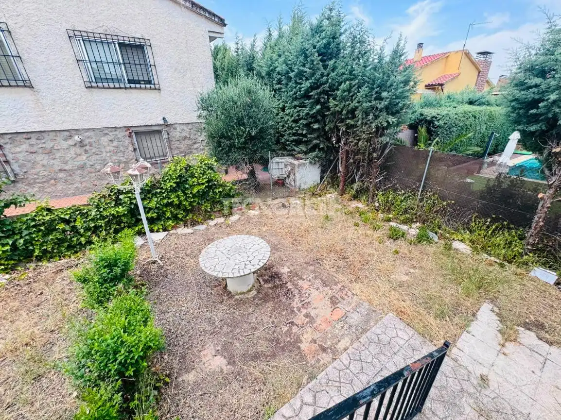 Jardín de Casa o chalet en venta en Cobisa