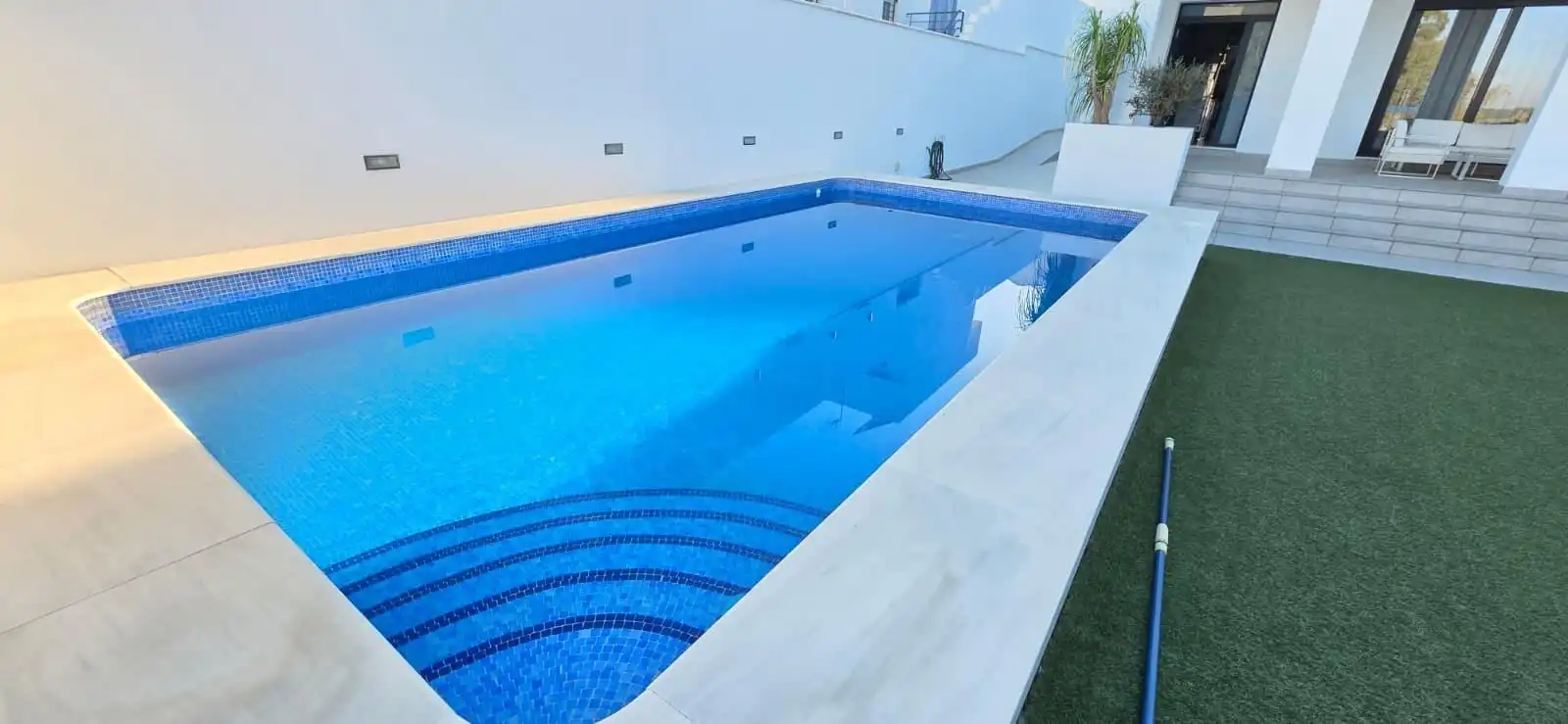 Chalet con piscina en venta en Los Molinos