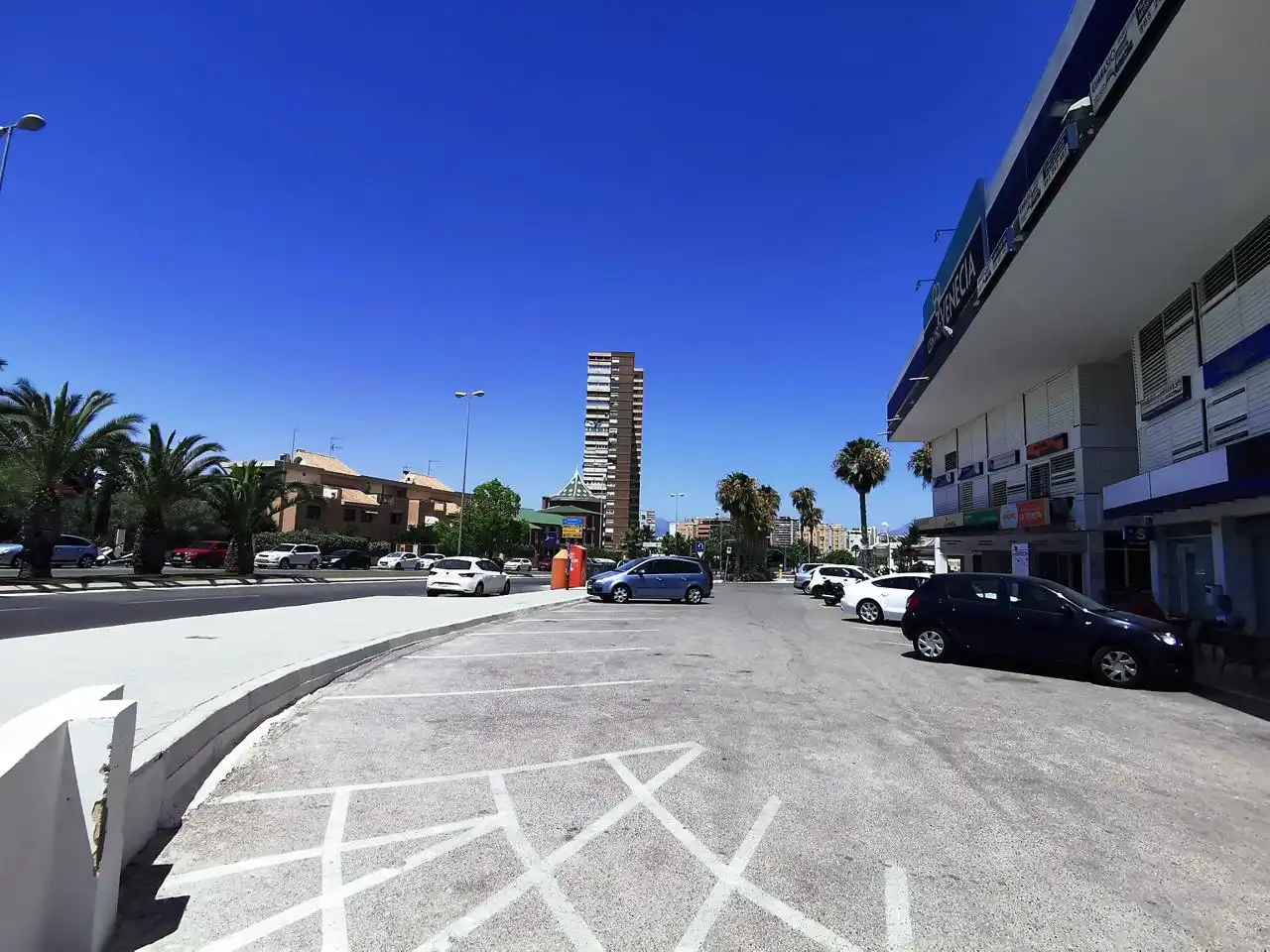 Vista exterior de Local en venta en Alicante / Alacant