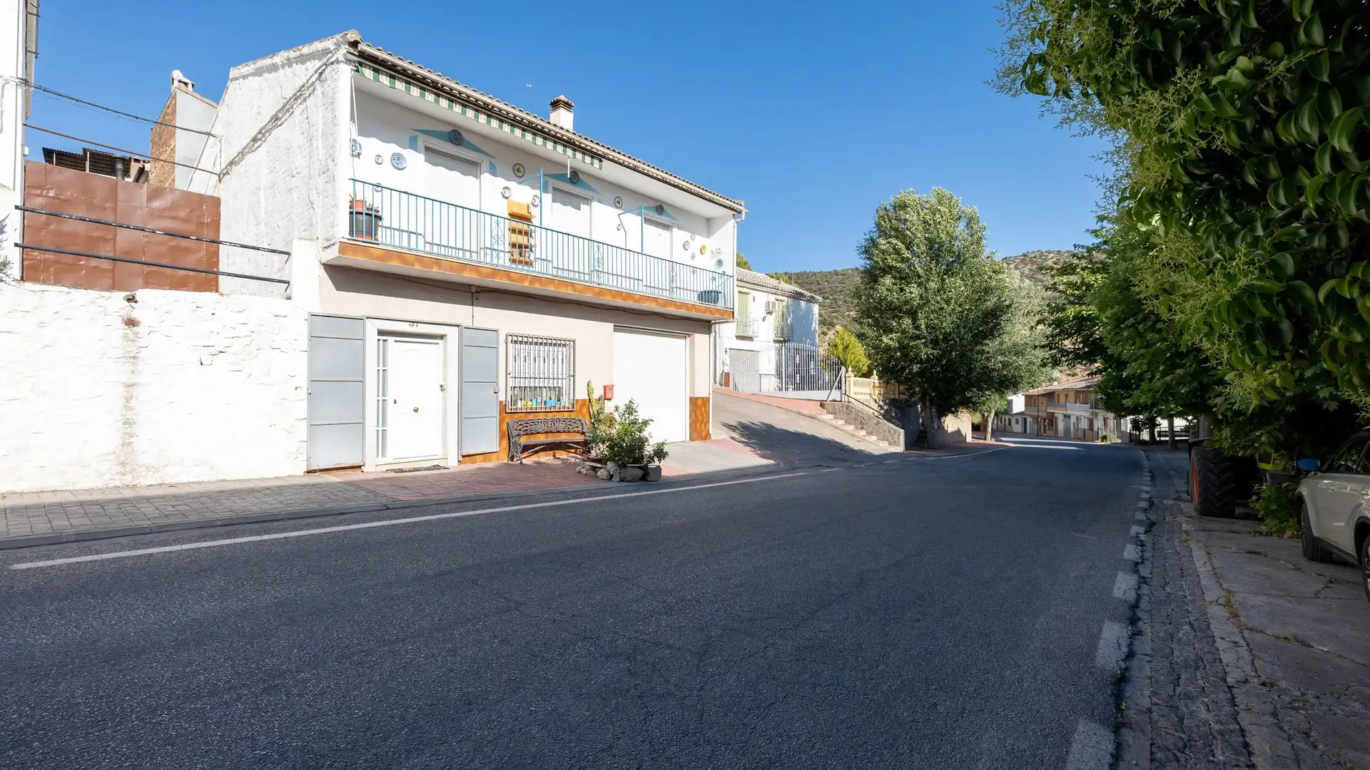 Exterior view of Houses for sale in Benalúa de las Villas  with Balcony