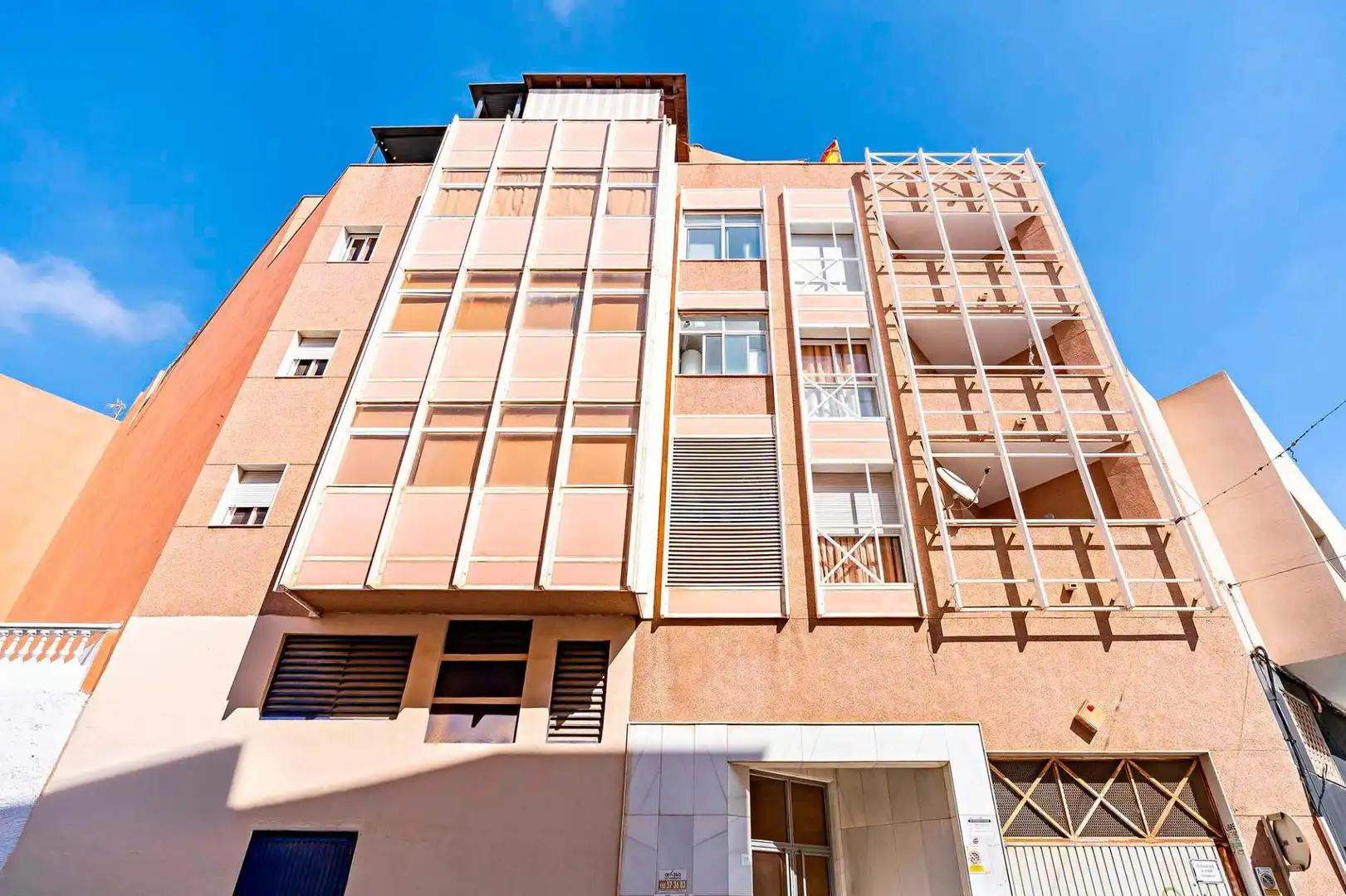 Vista exterior de Àtic en venda en El Ejido amb Aire condicionat, Calefacció i Terrassa