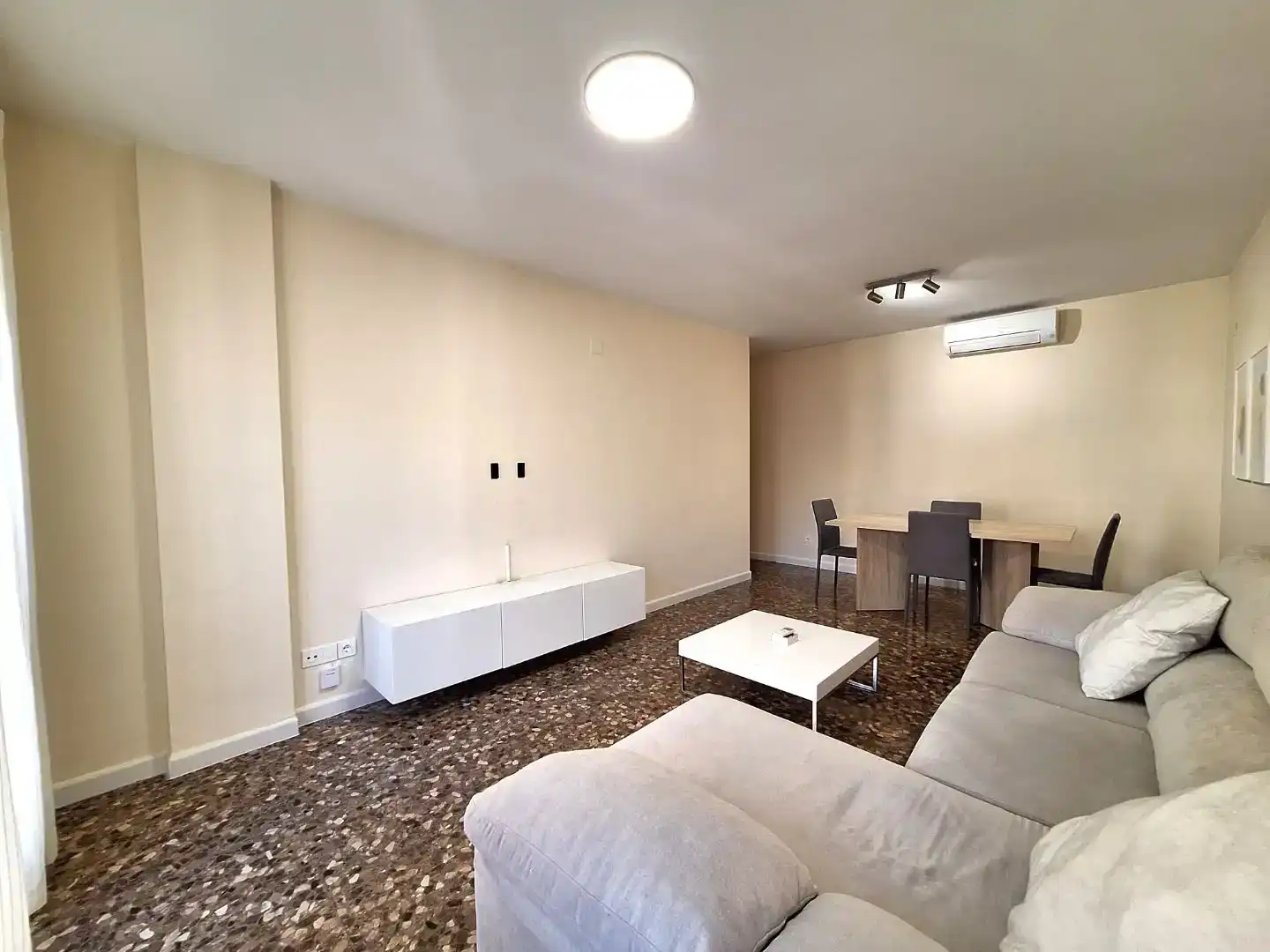 Wohnzimmer von Wohnung zum Verkauf in Cheste mit Klimaanlage