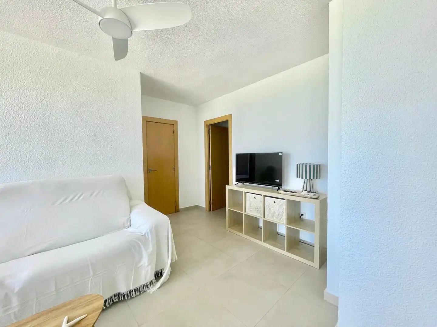 Sala de estar de Apartamento de alquiler en Guardamar del Segura con Amueblado, Lavadora y Microondas
