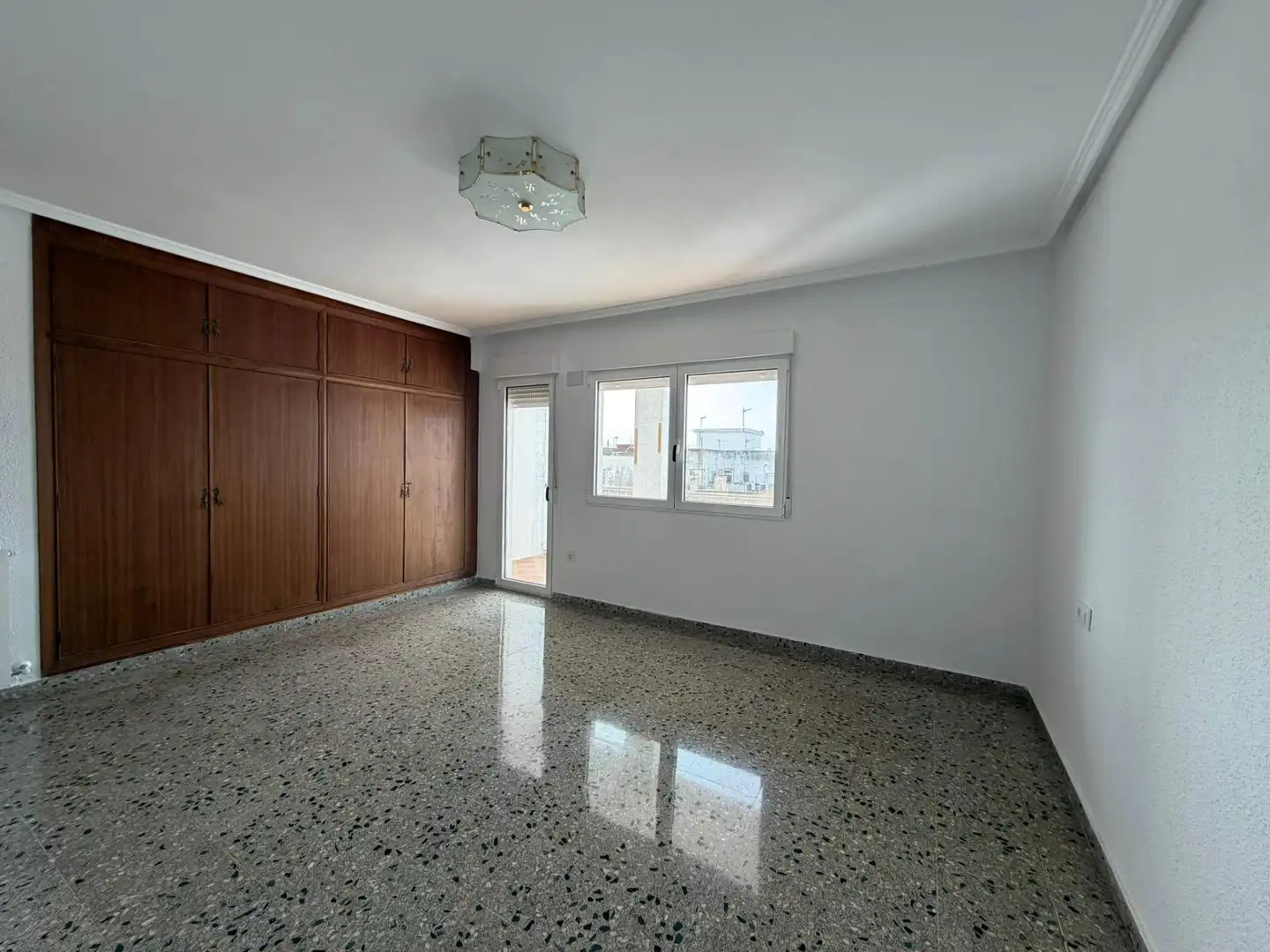 Flat for rent in Avenida AL VEDAT, Centro - Casco antiguo