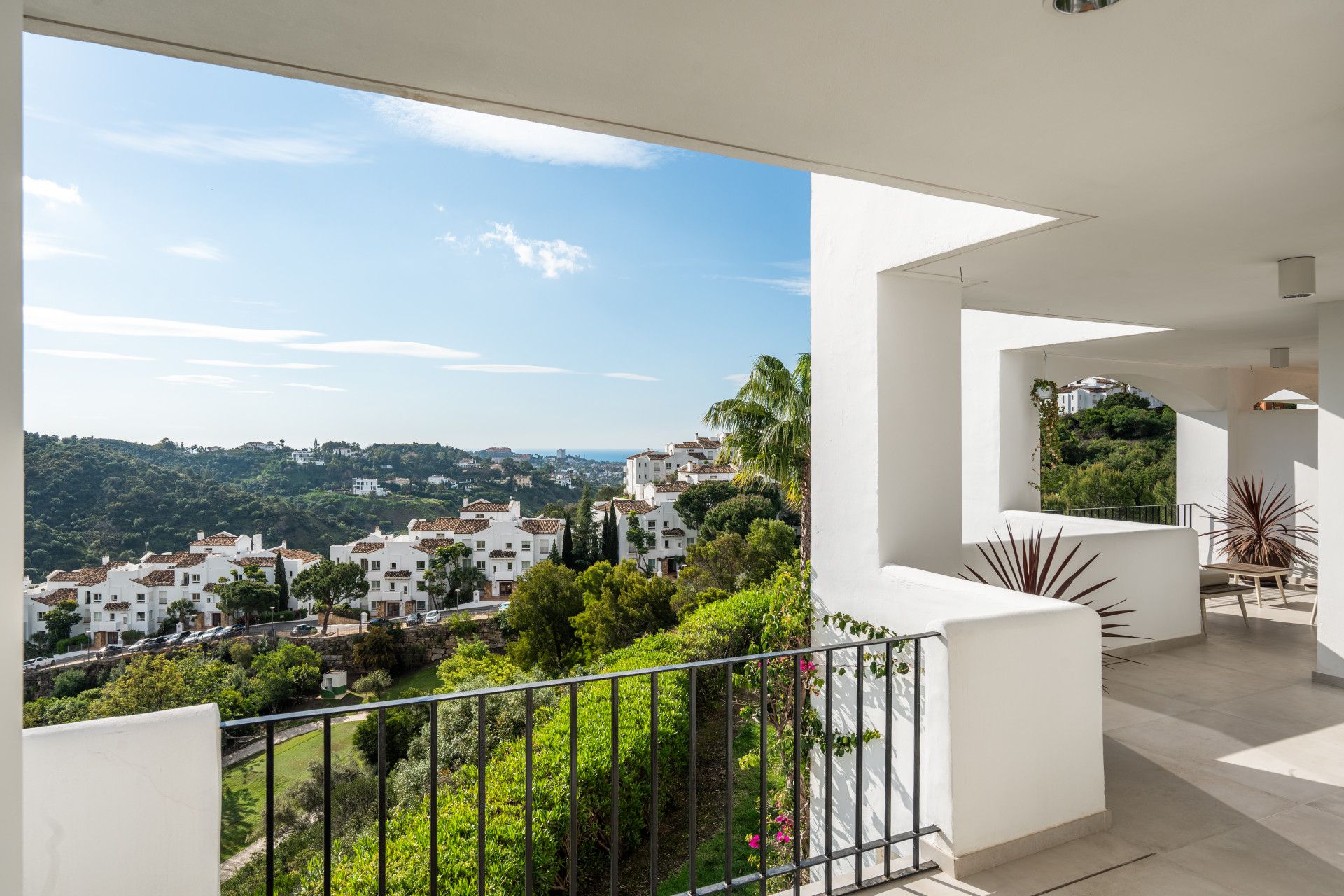 Exterior view of Apartment for sale in Benahavís  with Air Conditioner, Heating and Terrace