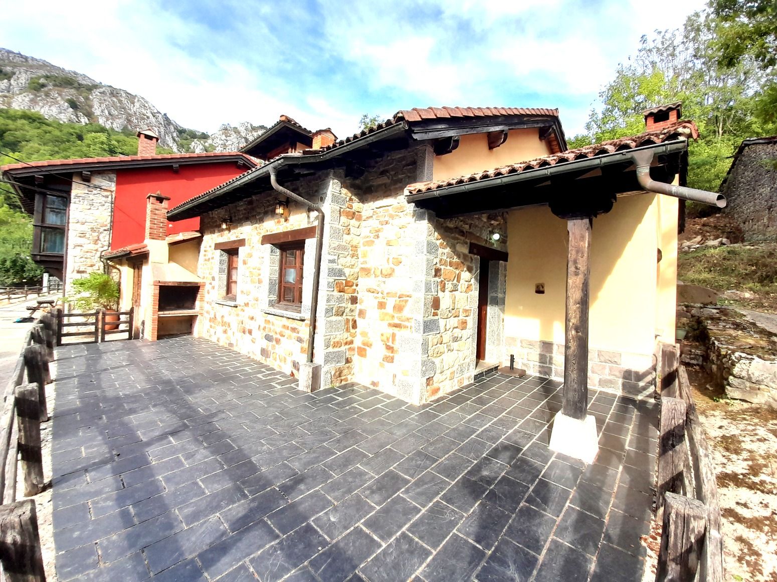 Exterior view of Single-family semi-detached for sale in Caso  with Heating, Terrace and Storage room