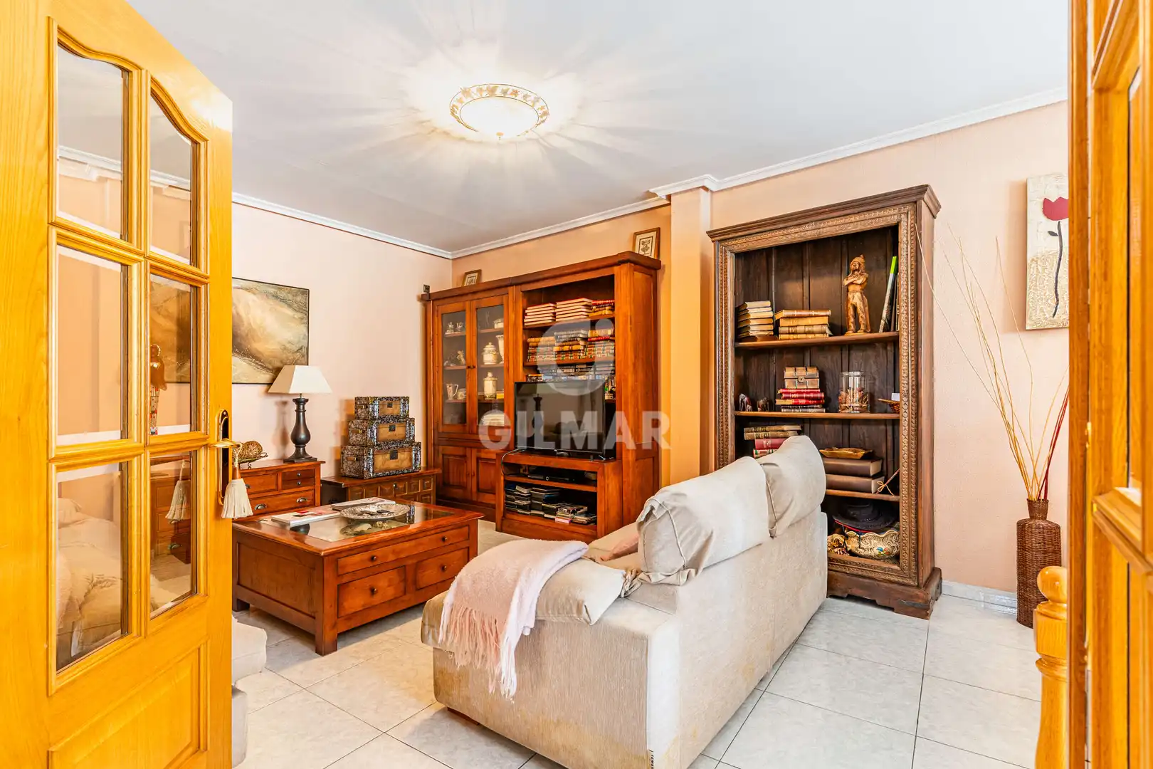 Sala de estar de Casa adosada en venta en Colmenar Viejo con Calefacción y Jardín privado