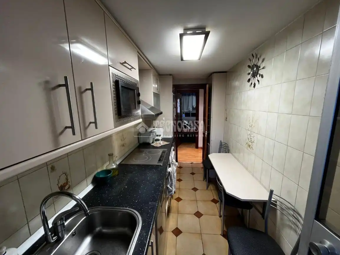 Flat for sale in C. de María Moliner, Barrio de San José