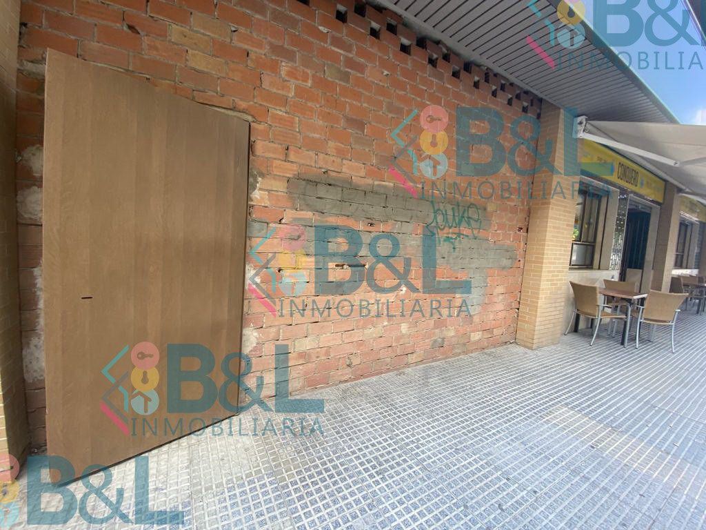 Vista exterior de Local en venda en  Huelva Capital