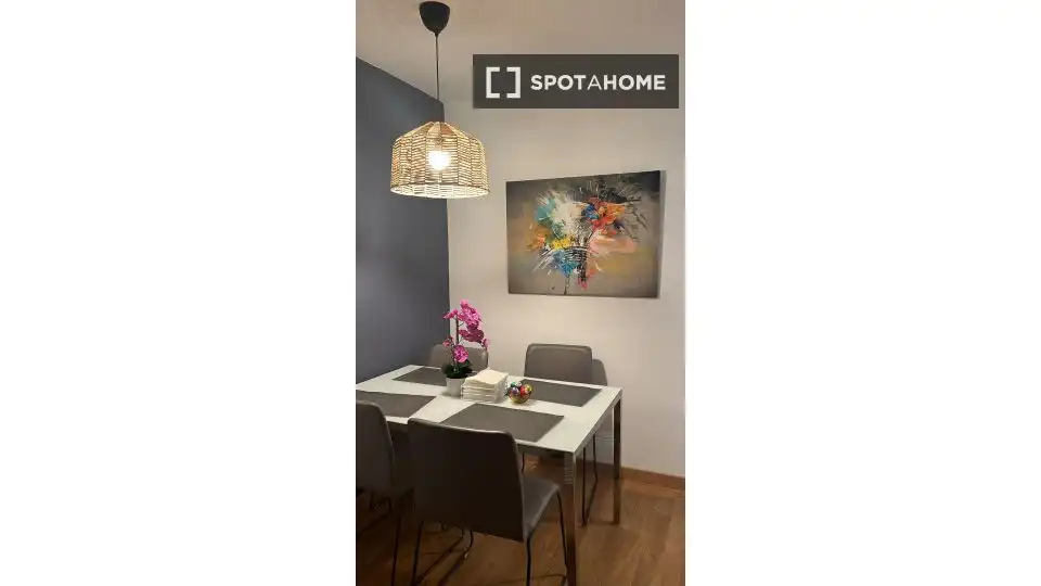 Comedor de Piso de alquiler en Barcelona con Aire acondicionado, Calefacción y Amueblado