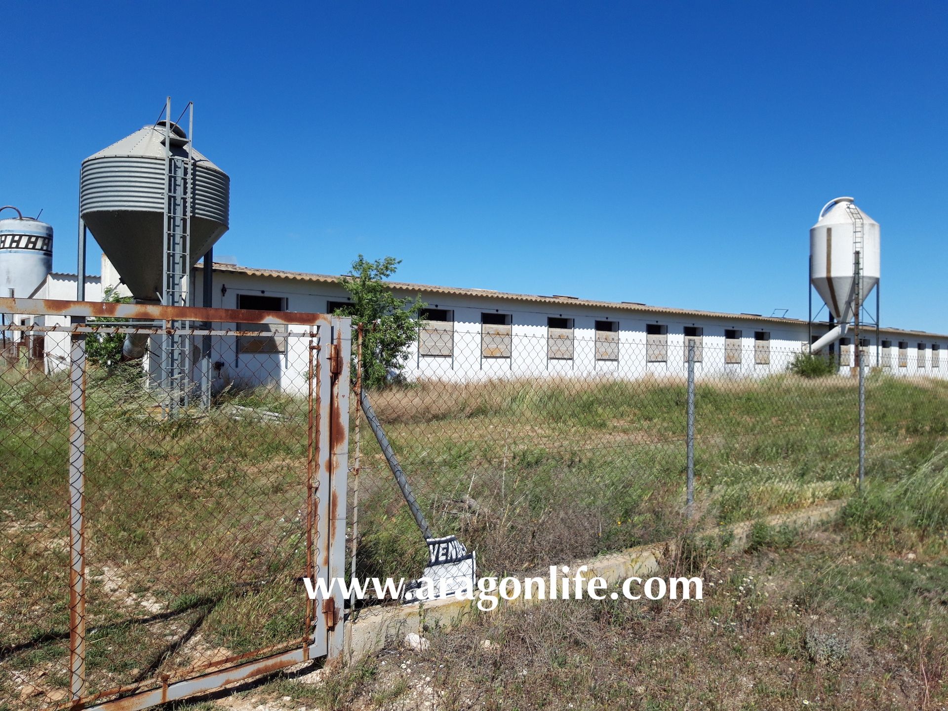 Vista exterior de Nau industrial en venda en Fabara