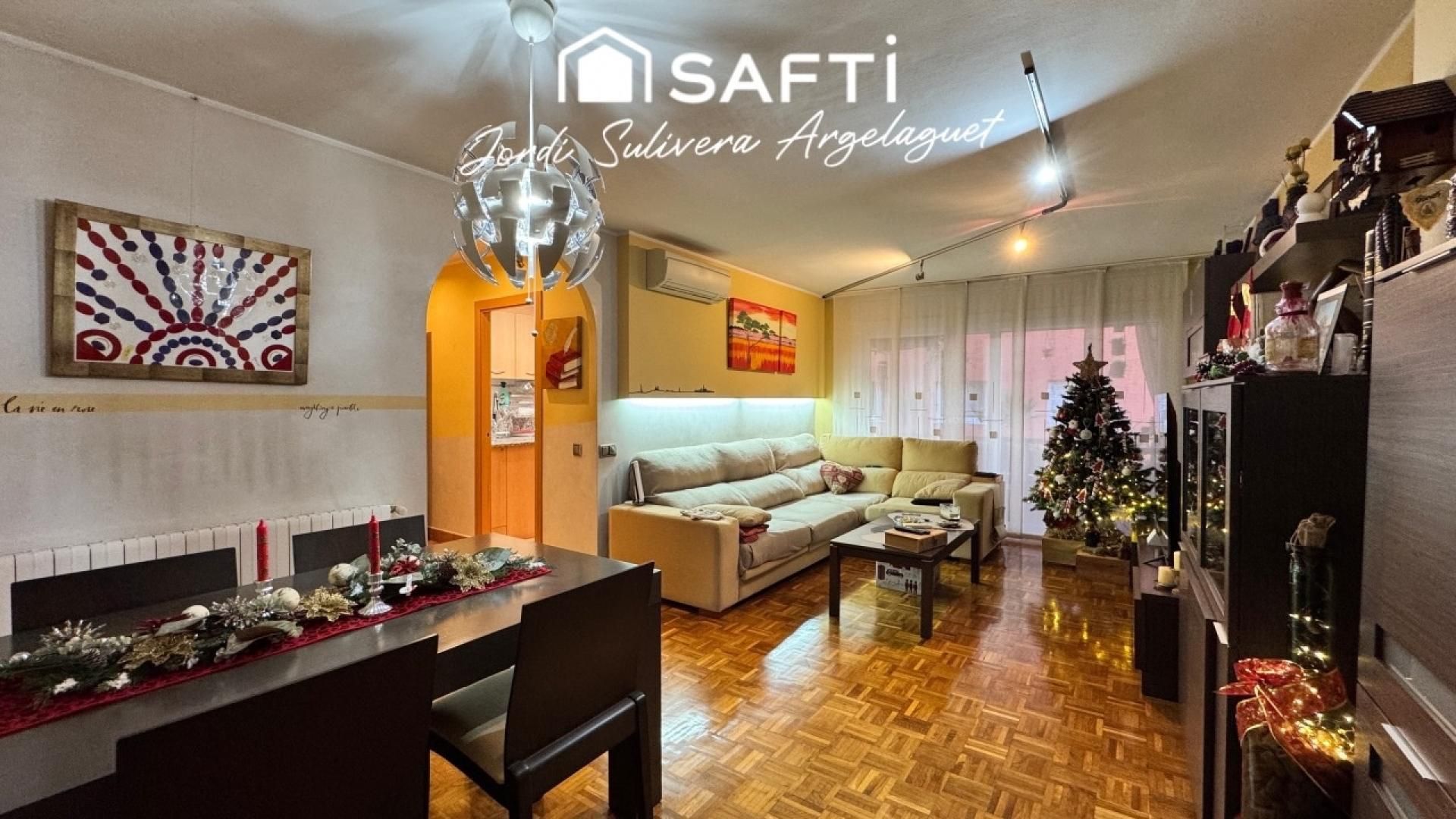 Vista exterior de Pis en venda en Girona Capital amb Aire condicionat i Balcó