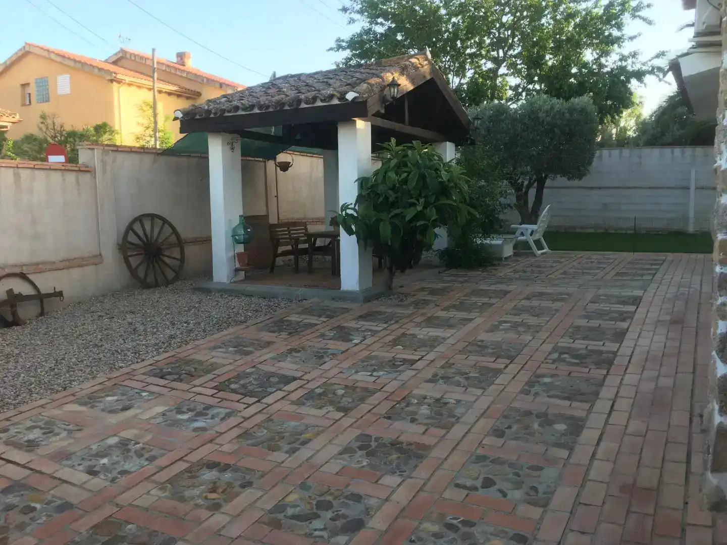 Terrasse von Wohnung zum Verkauf in Cobisa mit Klimaanlage, Privatgarten und Parkett