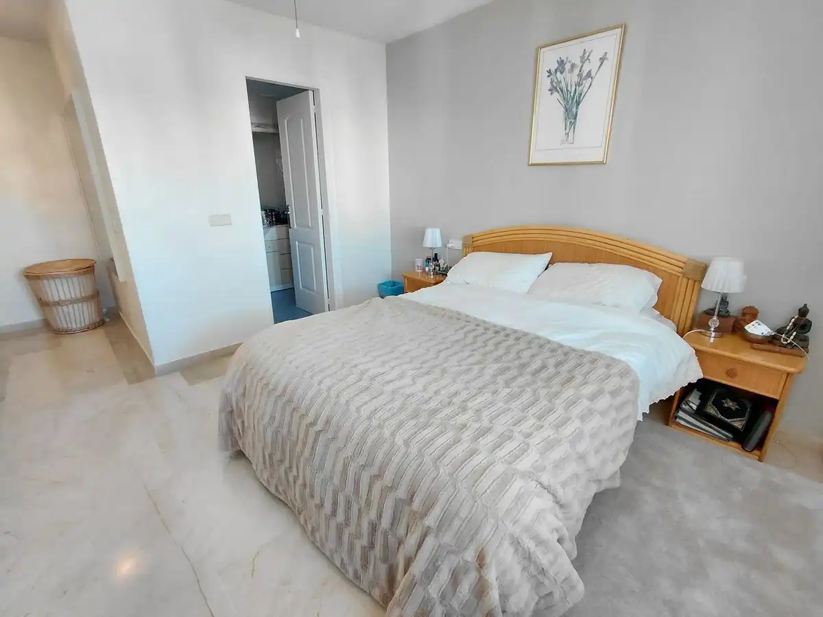 Habitación de Ático en venta en Marbella con Terraza, Trastero y Piscina