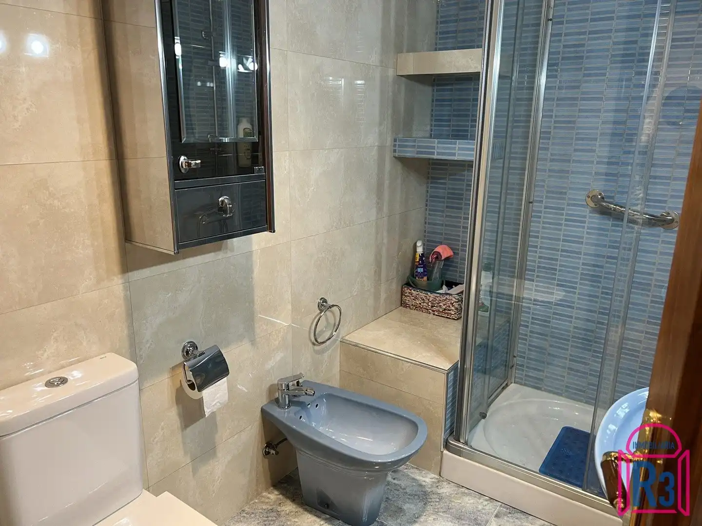 Baño de Piso en venta en León Capital  con Calefacción, Terraza y Trastero