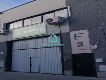 Nau industrial en venda a La Garena