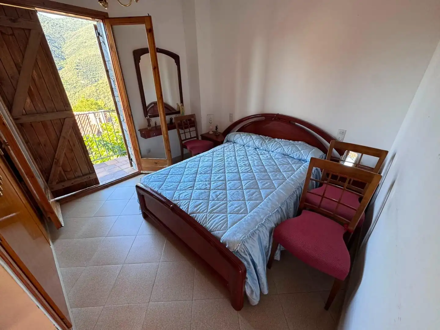 Habitación de Casa adosada en venta en Montseny con Calefacción, Terraza y Balcón