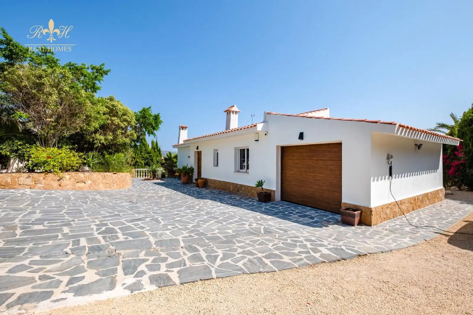 Vista exterior de Casa o chalet en venta en La Nucia con Aire acondicionado, Piscina y Amueblado