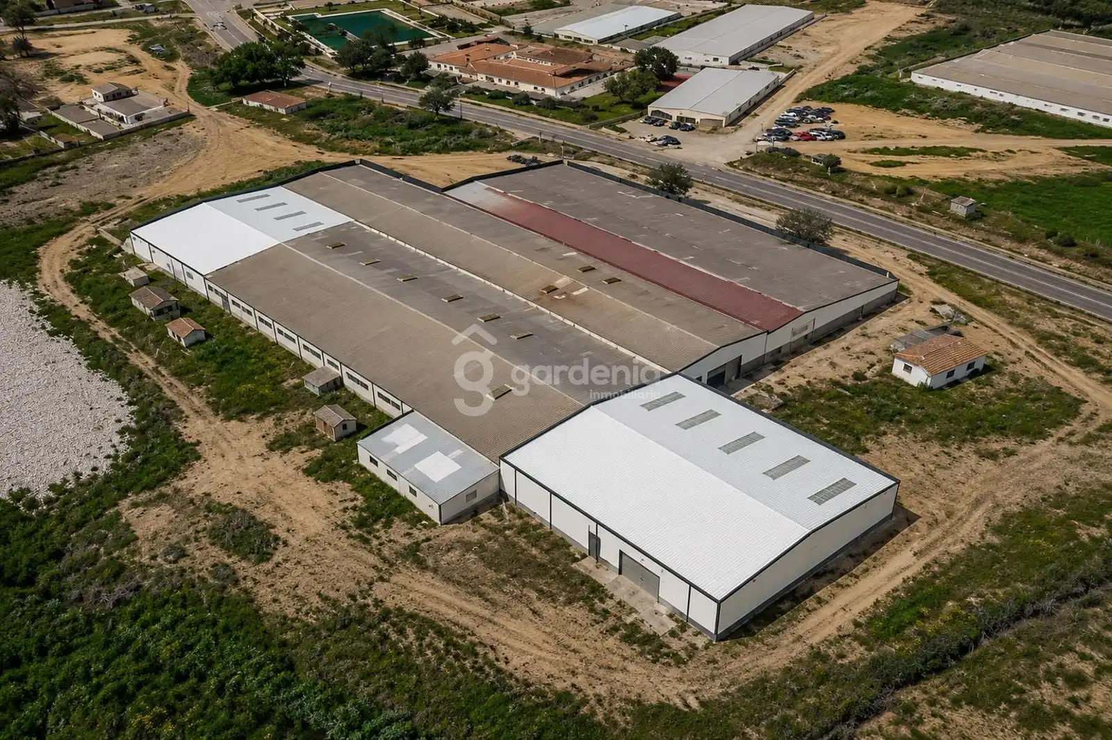 Vista exterior de Nau industrial en venda en Guadalcanal