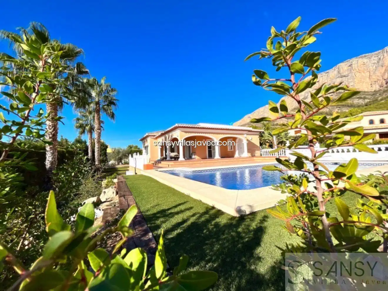 Exterior view of Houses for sale in Jávea / Xàbia  with Air Conditioner and Storage room