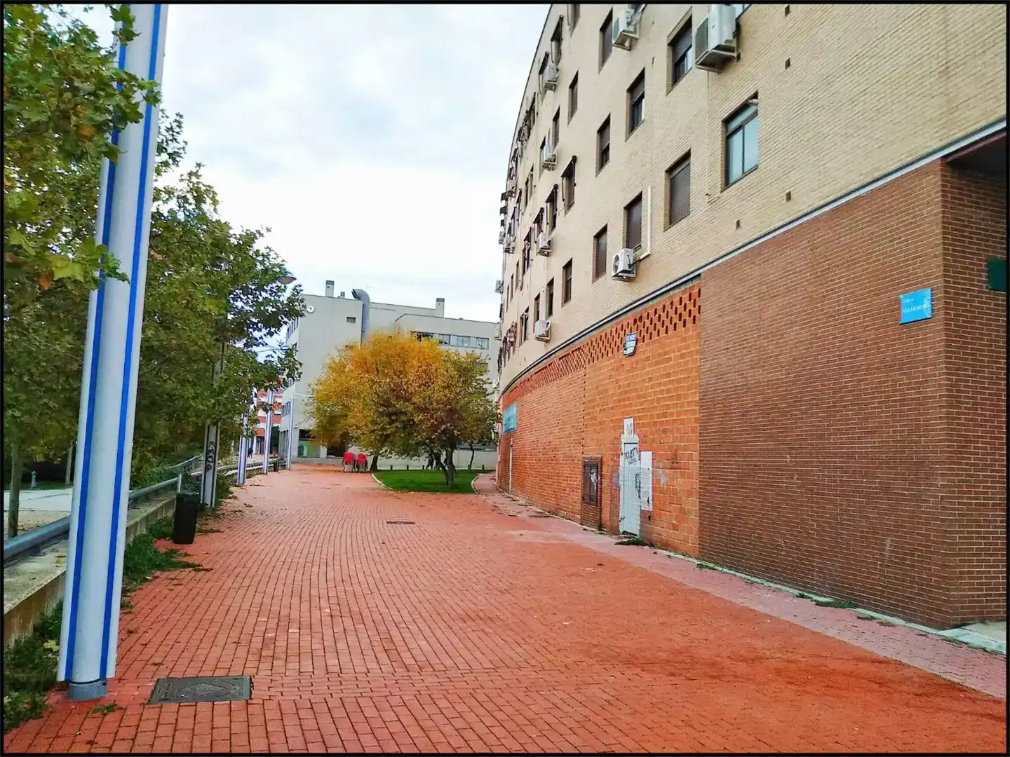 Vista exterior de Local en venta en Leganés