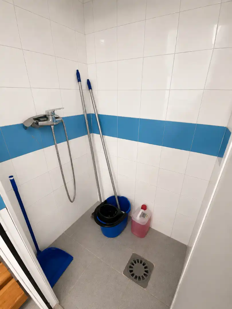 Badezimmer von Fabrikhallen zur Miete in Gijón  mit Heizung
