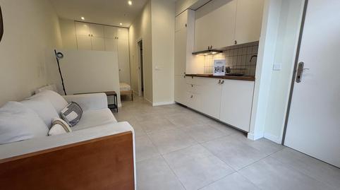 Foto 3 de Planta baja de alquiler en De la Hierbabuena, Berruguete,  Madrid Capital