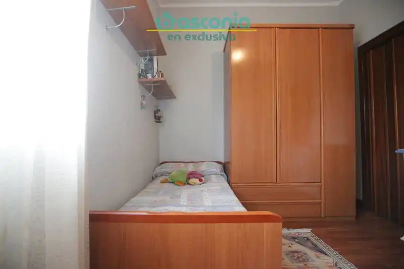 Bedroom of Flat for sale in Centro - Ariz - Uribarri