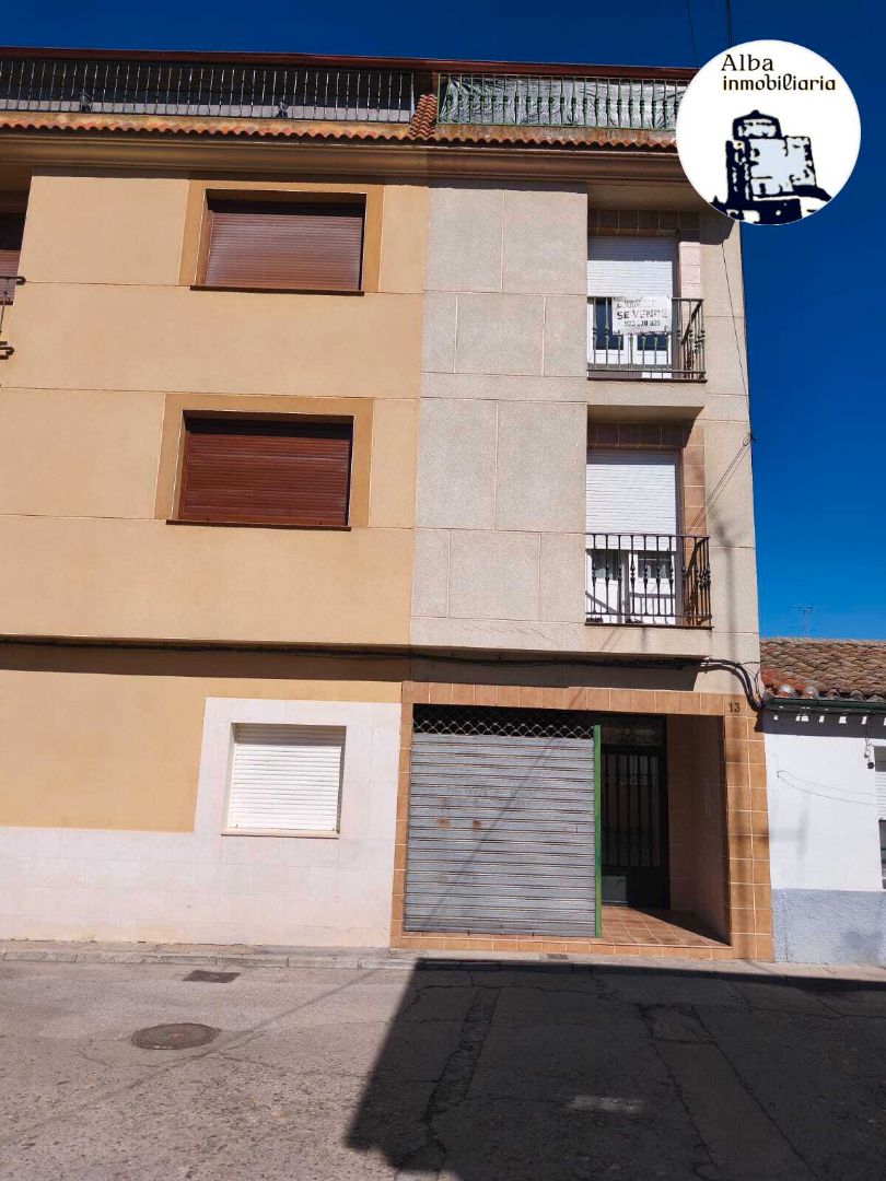 Vista exterior de Pis en venda en Alba de Tormes amb Calefacció i Balcó
